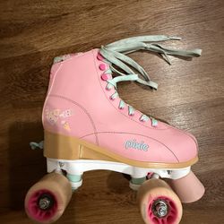 Girls adjustable 🛼 Roller Skates. 