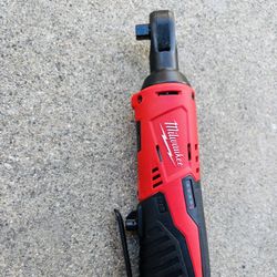Milwaukee 12V Cordless 3/8 in. Ratchet (TOOL ONLY/SOLO LA HERRAMIENTA)