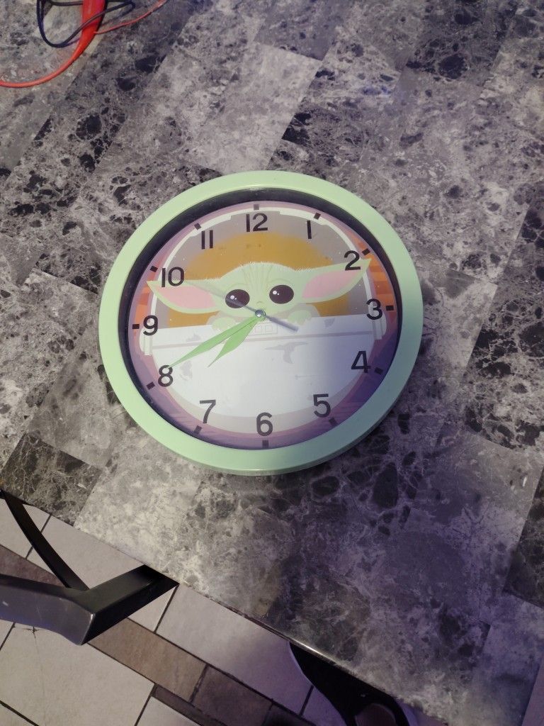 Baby Yoda Clock