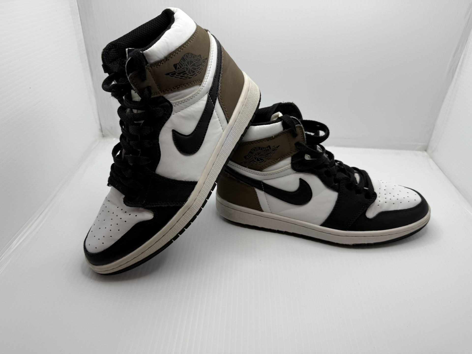 Size 8 - Jordan 1 Retro OG High Dark Mocha