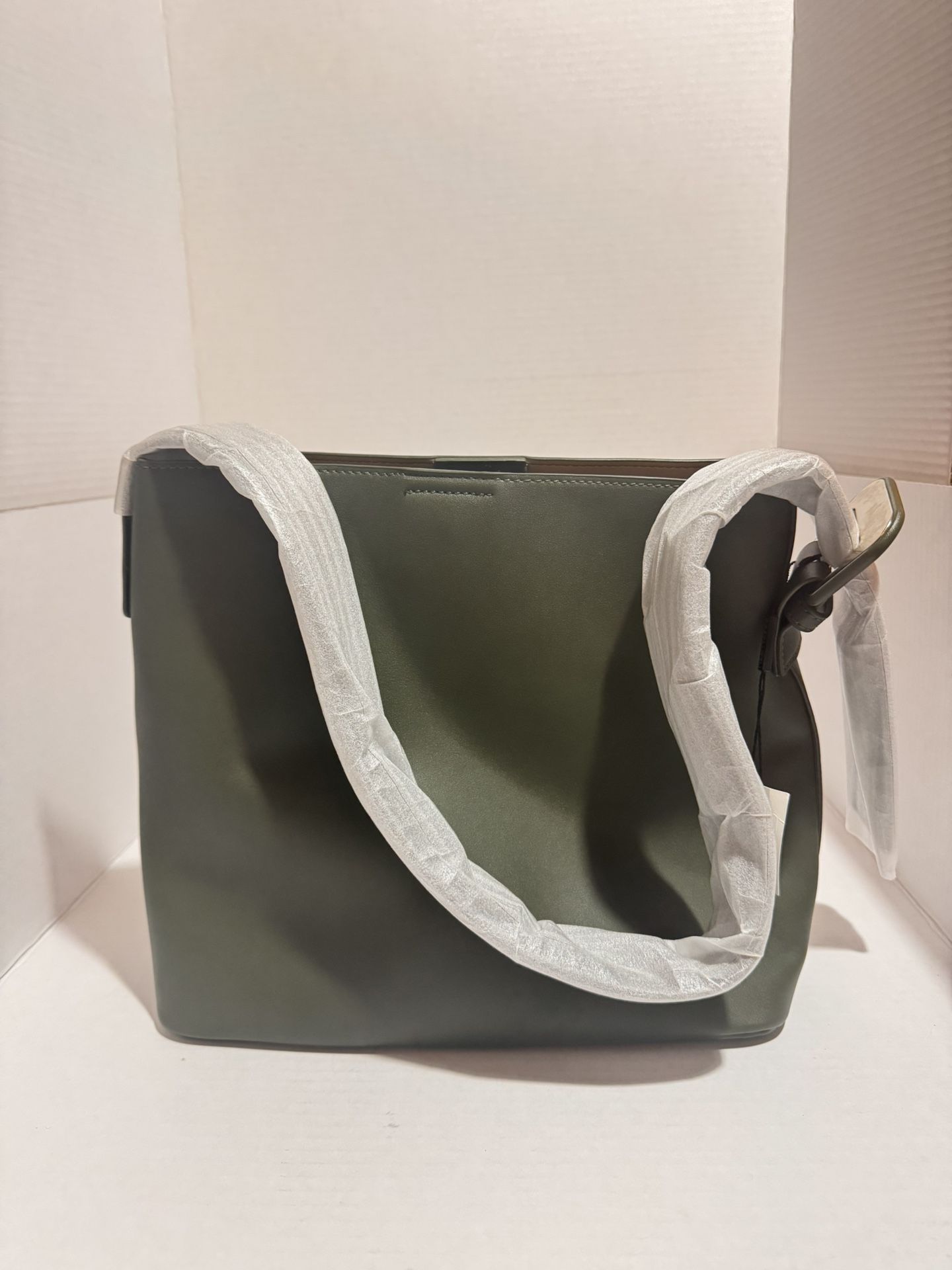 BOSTANTEN Bucket Bag Vegan Leather Shoulder Purses for Women Trendy Adjustable Strap