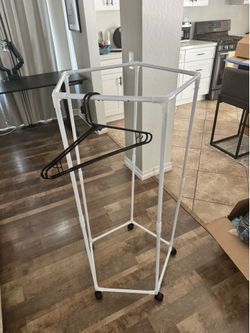 Clothes drying rack