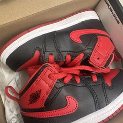 Jordan mid 1 ( Size 8c) 