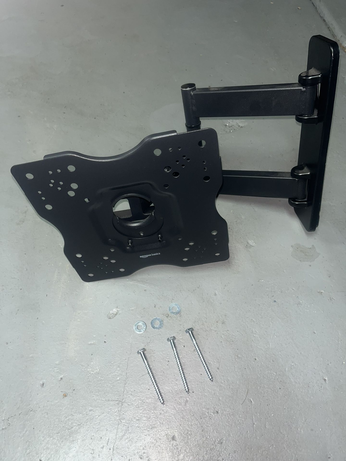 FULL MOTION TV WALL MOUNT