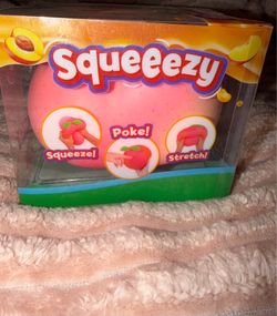Squeeezy Squishy peach - ORIGINAL NEW & UNUSED