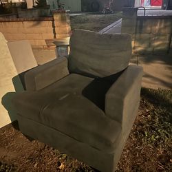 Lounge Couch 