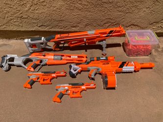 Nerf blasters (lot #4). Accustrike