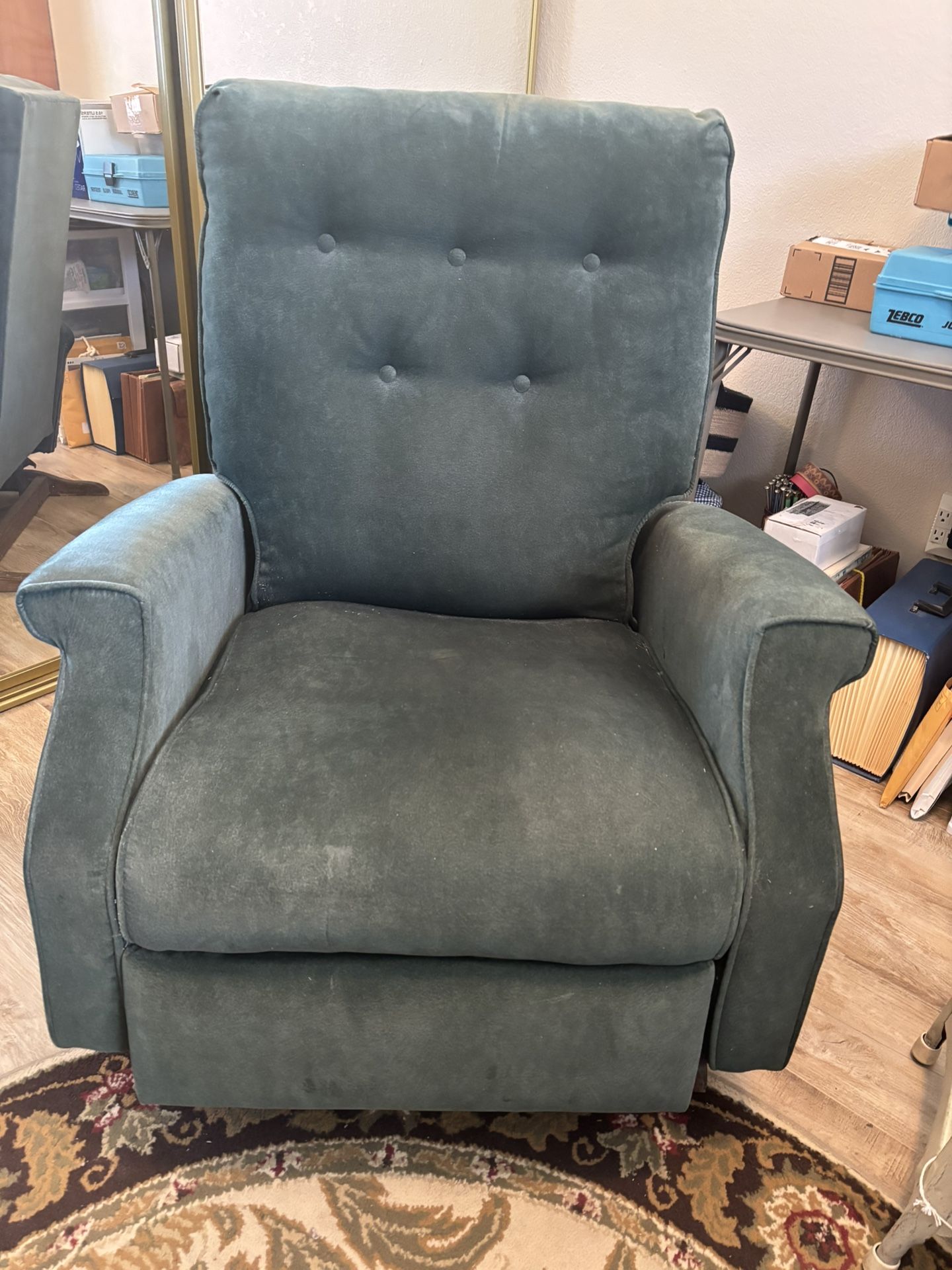 Recliner Chair In Good Condition 