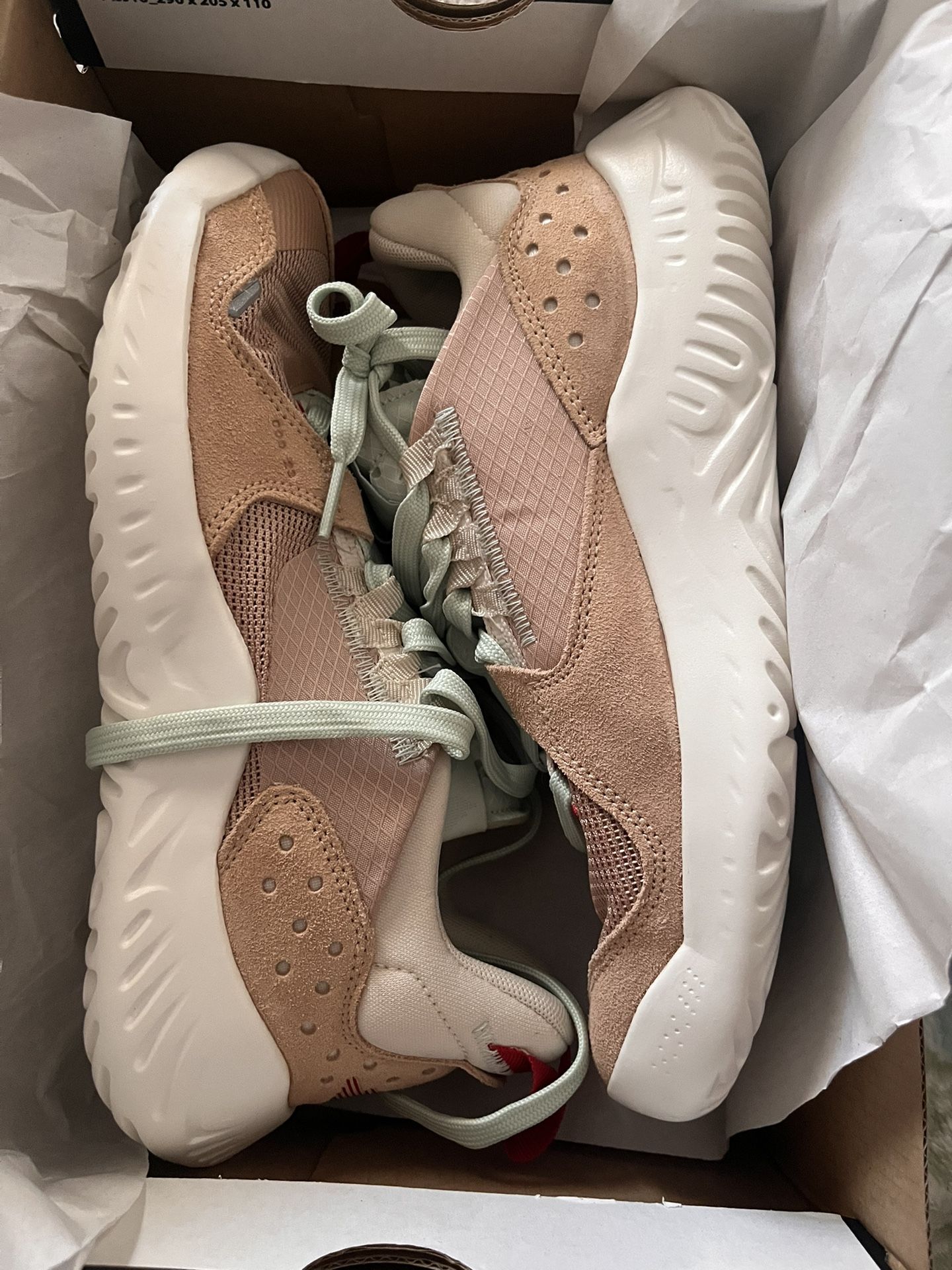 Vachetta Tan Jordans Delta size 5.5