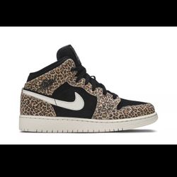 Air Jordan 1 Mid 