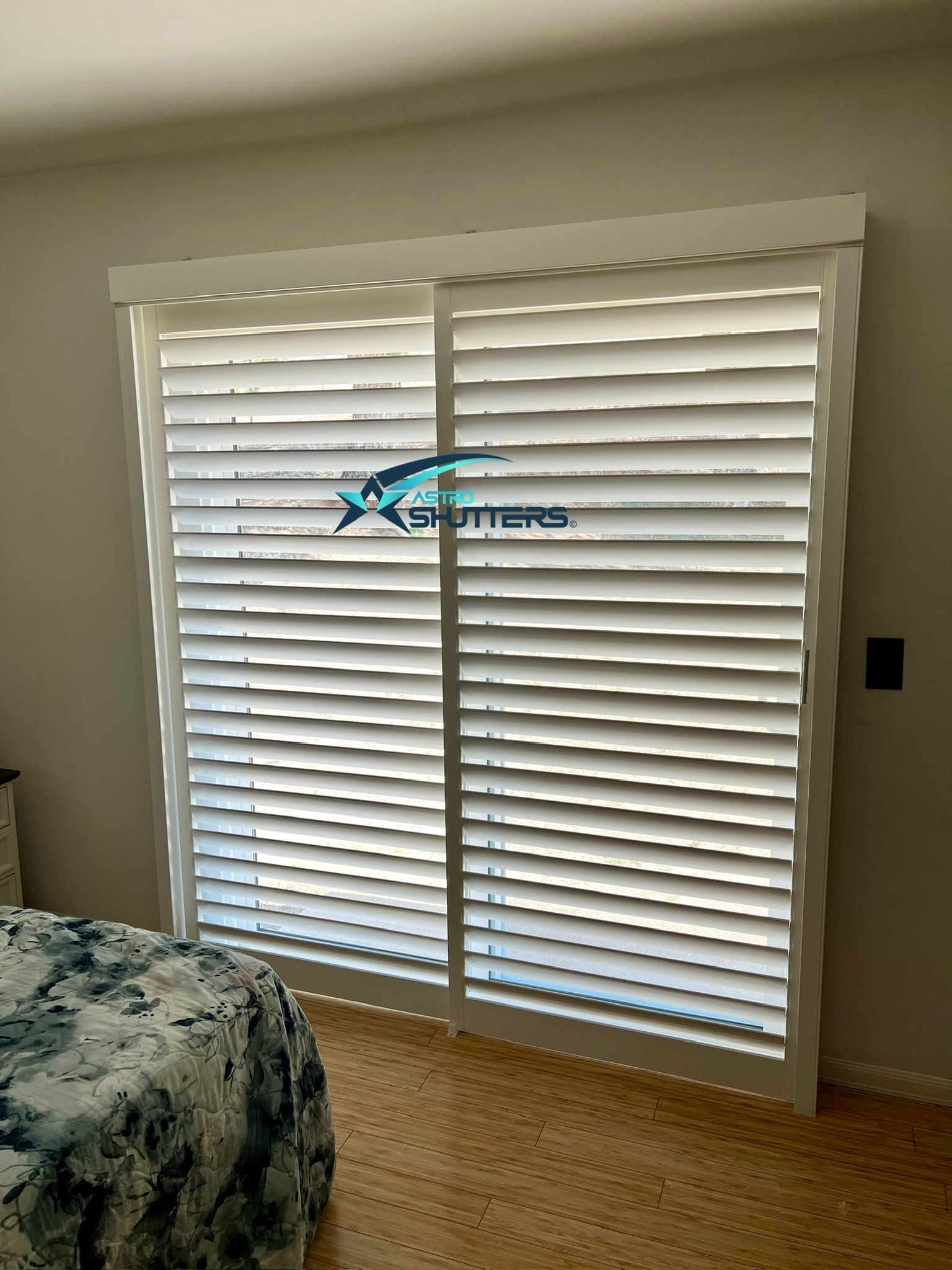 Interior Wood Shutters- Custom, Plantation, Professional Installation, Licensed Company, Window Treatments & Coverings, Persianas De Madera, Espanol