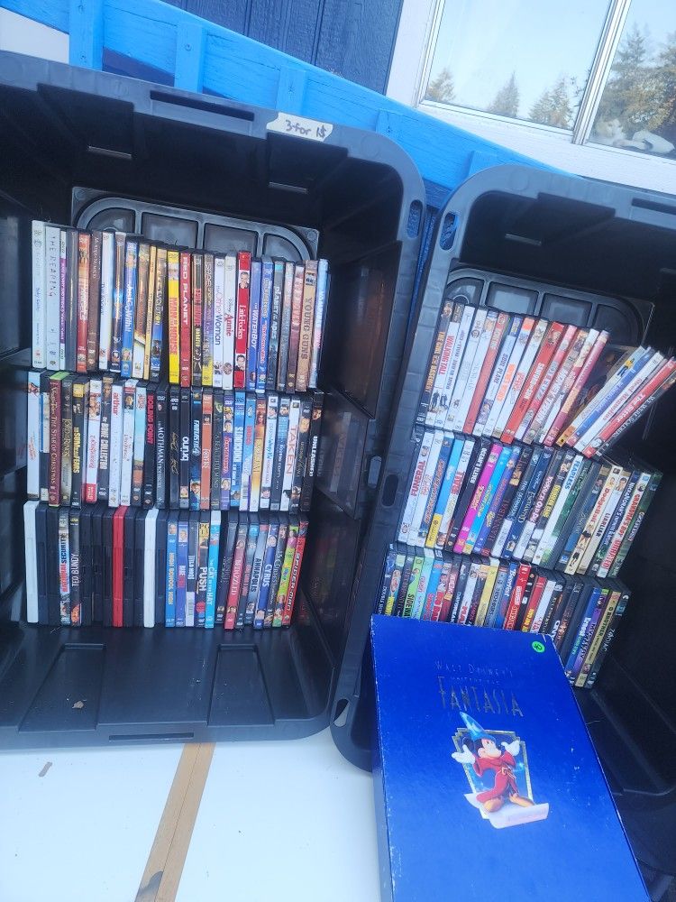 DVD'S VINTAGE VHS'S