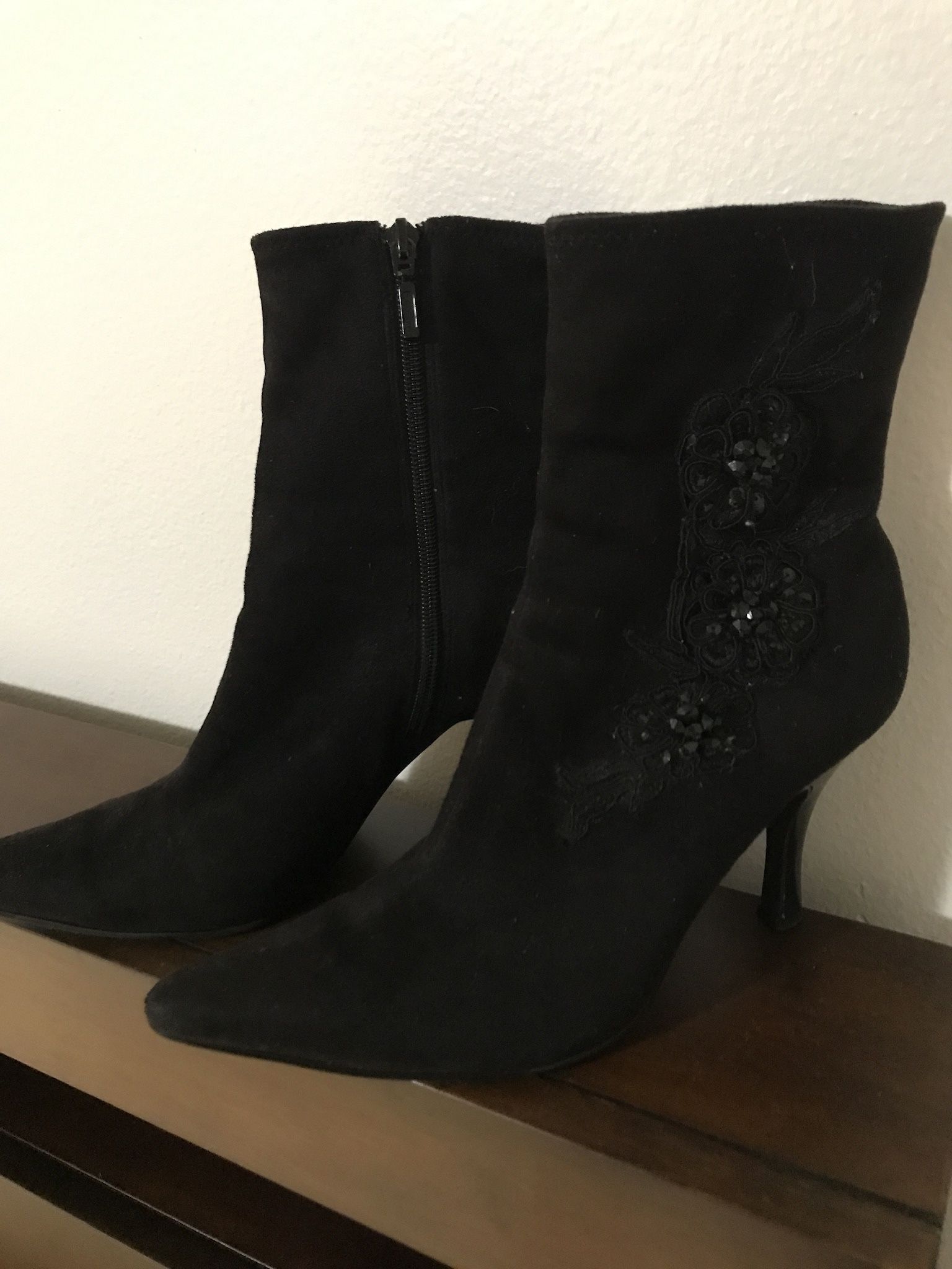Sway boots size 9