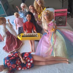 VINTAGE BARBIES  AUTHENTIC  MATTEL