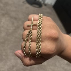 gold Chain With Cross Pendent NO TRADES FIRM PRICE 