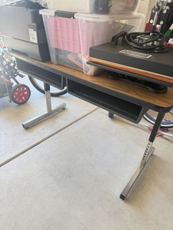 Desk With 2 Cubbies