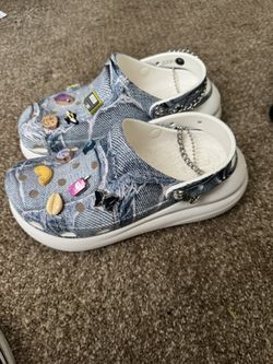 SZA crocs