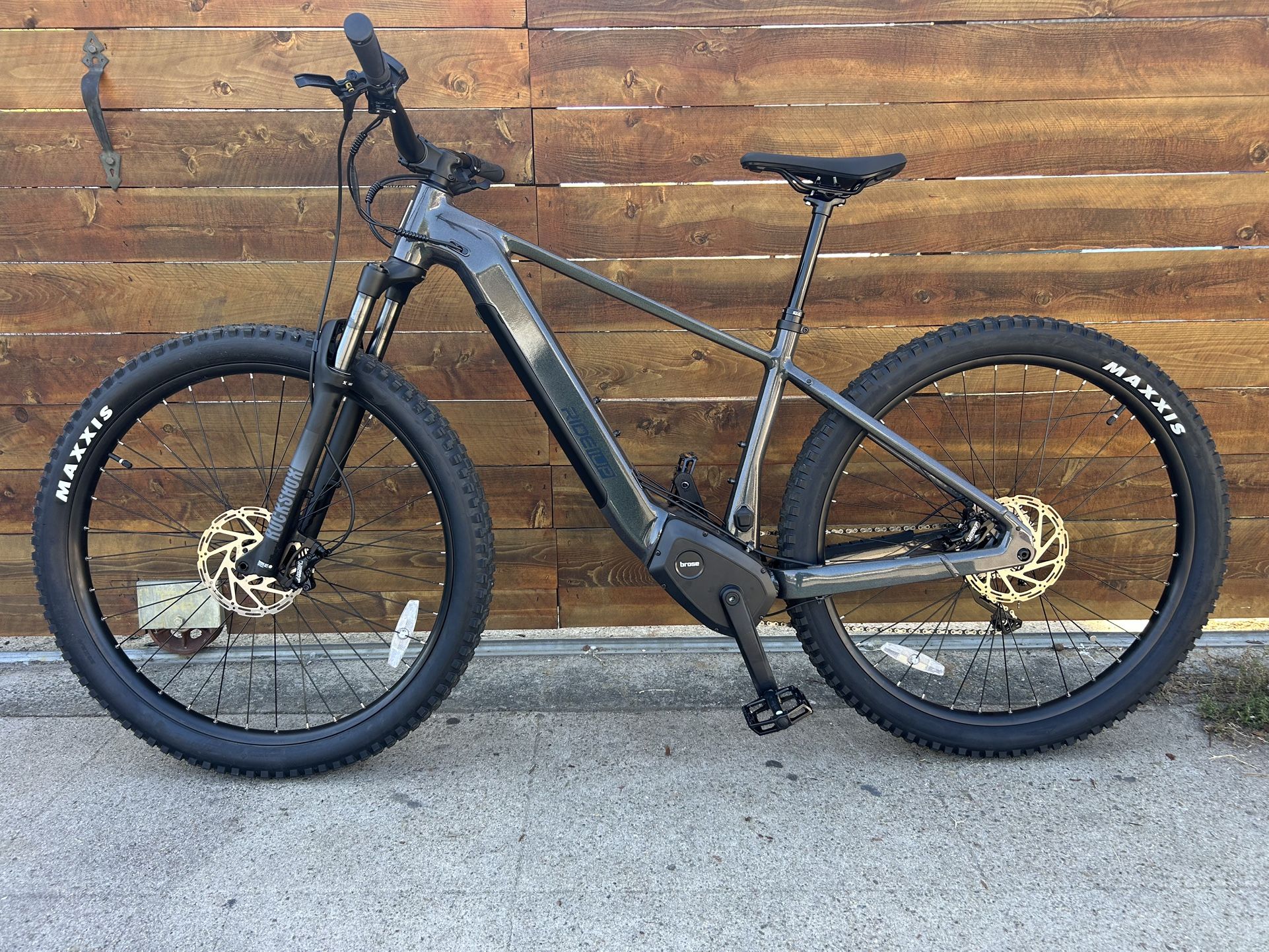 E-MTB TrailRush Hard Tail Ride1up Medium Size