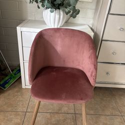 Velvet Chair 