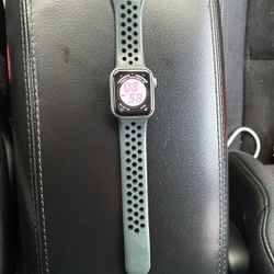 Apple Watch SE 