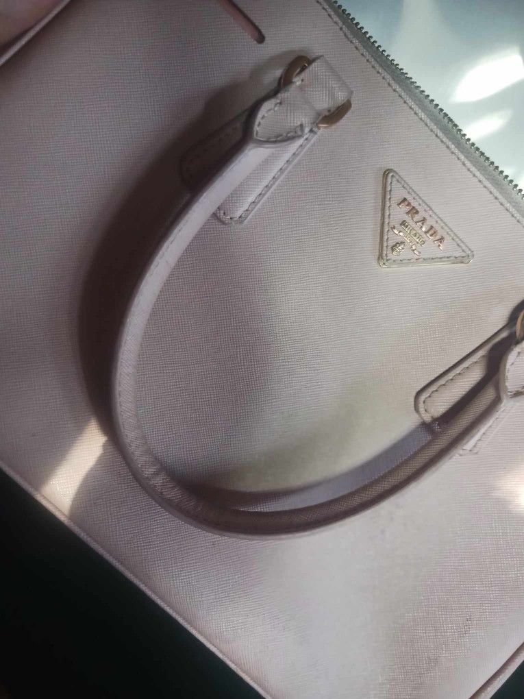 Medium Prada Galleria Saffiano leather bag