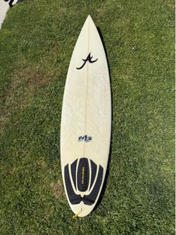 Surfboard 6’7”
