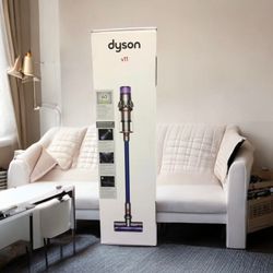 6539474 Dyson V11 cordless vacuum with 6 accessories 