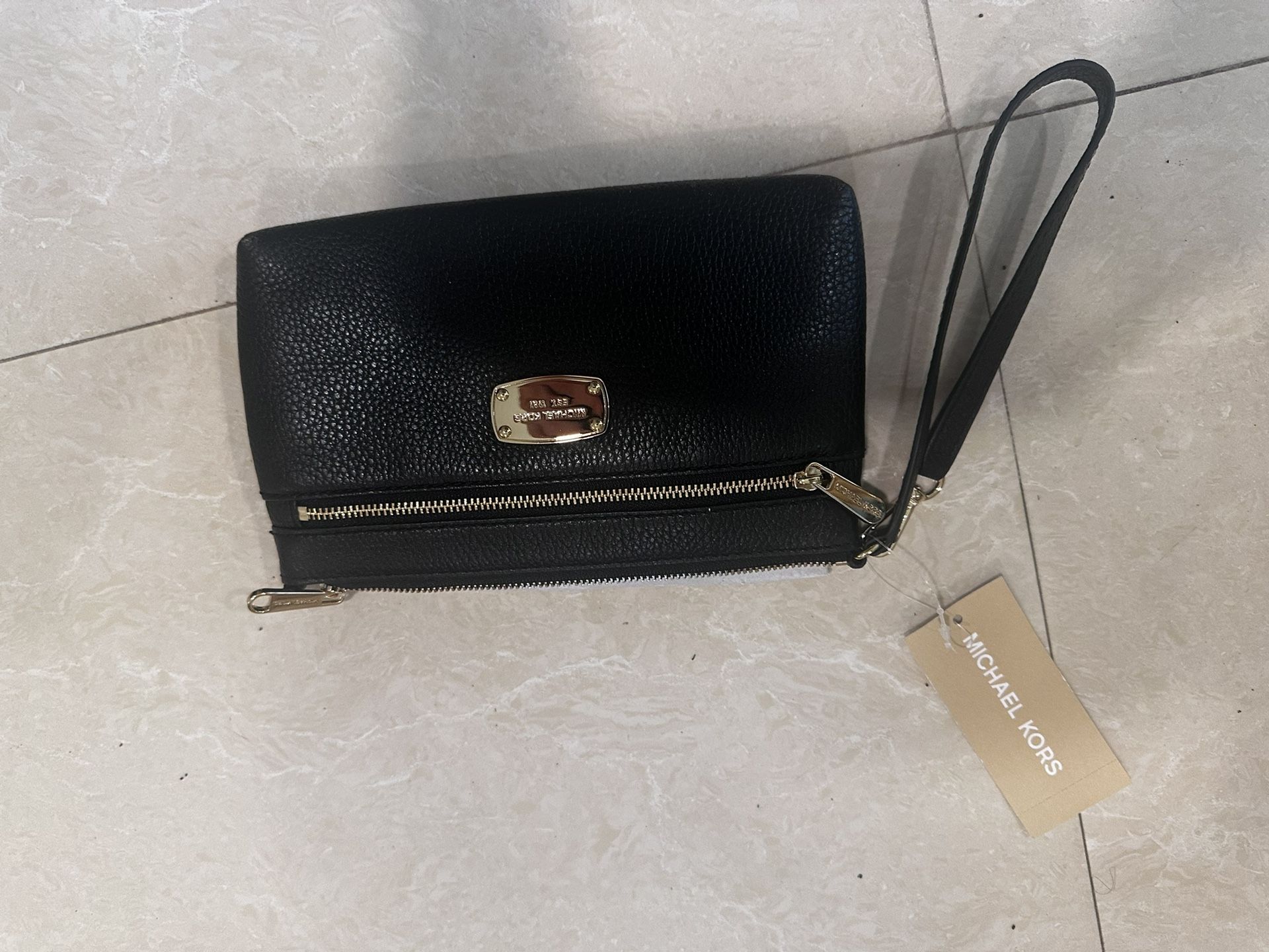 NWT Michael Kors Jet Set Black Leather Wristlet
