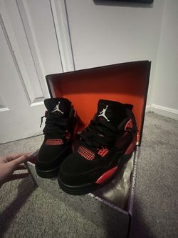 Jordan 4 Thunders 