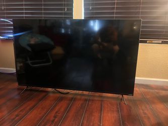 VIZIO M557-G0 55”
