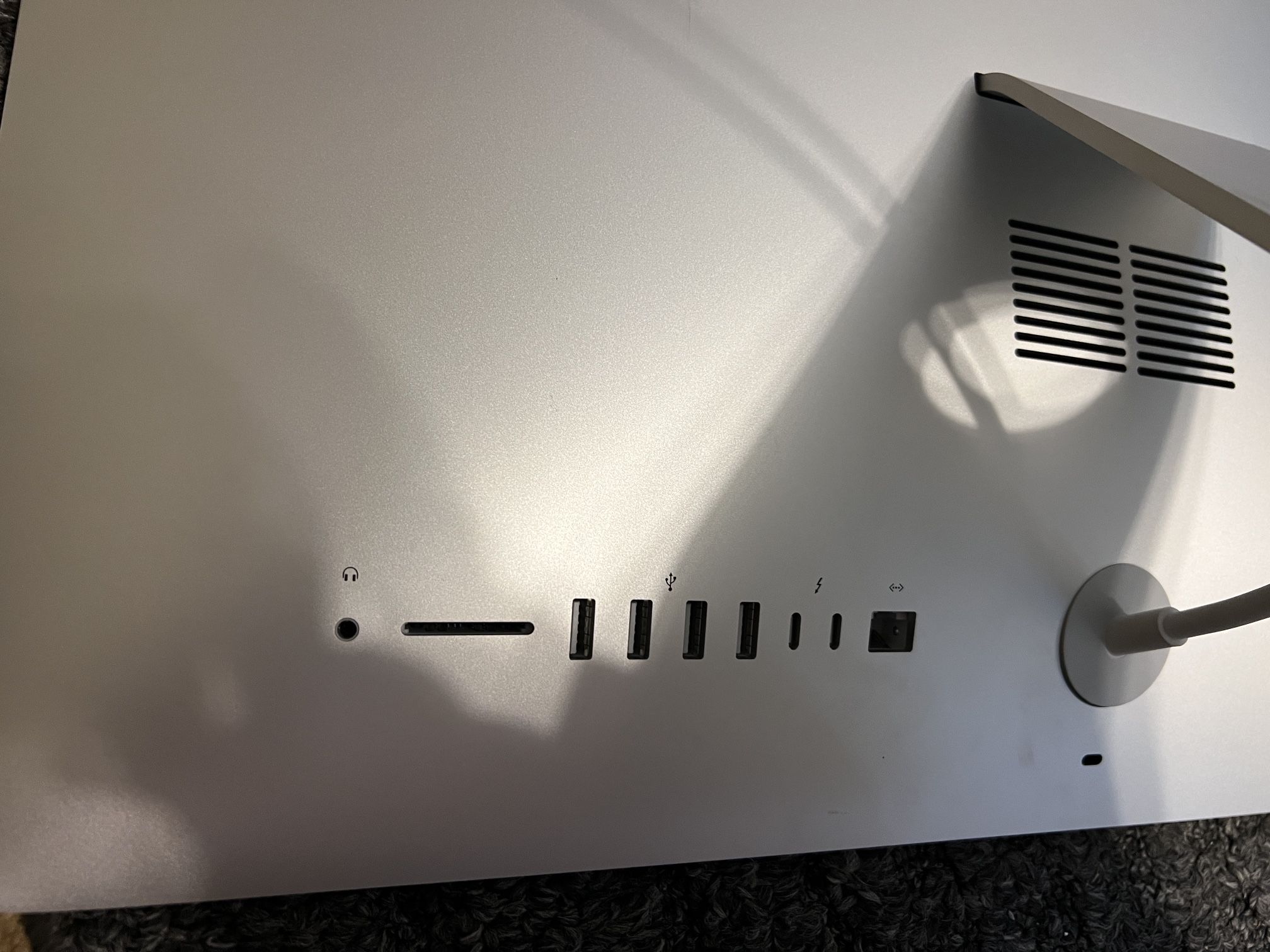 Apple iMac 21.5インチ Mojave 2019年購入 【公式通販】