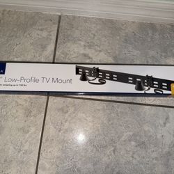 Insignia 40-70” Low-Profile TV Mount