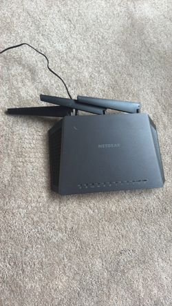 NETGEAR dual-band WiFi router