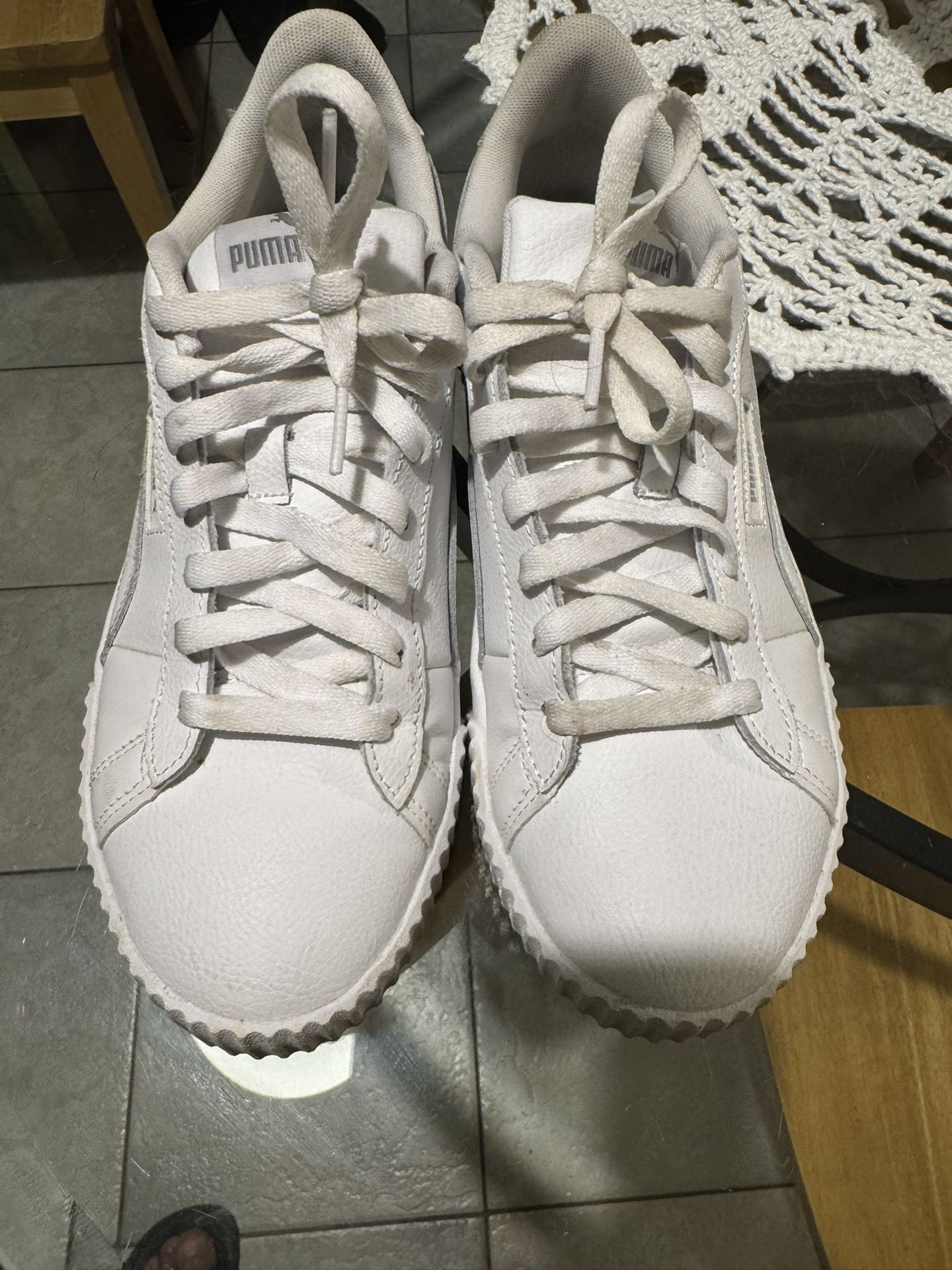 Puma Shoes Size 7.5 Like New 