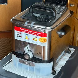 T-fal Deep Fryer with Oil Filtration