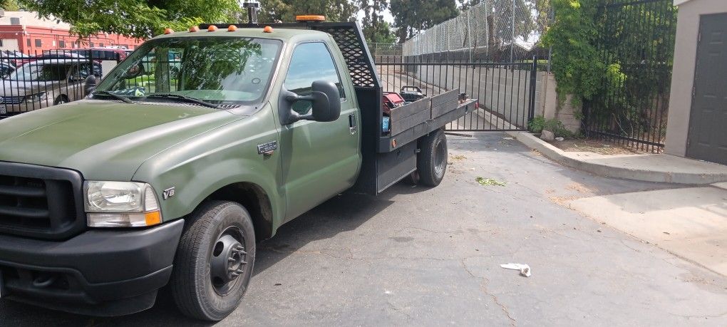 02 F350 xl Super Duty W/5th Wheel