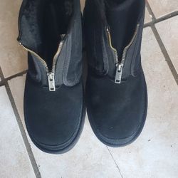 UGG  Mini Dippers  New Never Use