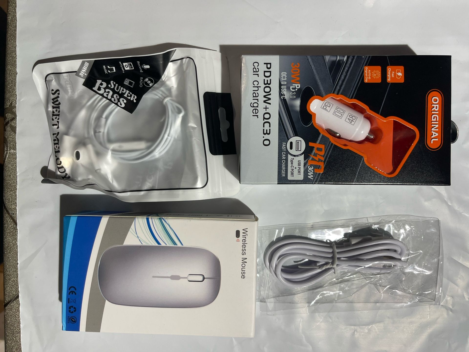 Electronic combo: PD3OW+QC3.0 Car Charger+ Phone Type C Wire+type C Headphones + Wireless Mouse
