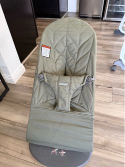 Baby bjorn bouncer