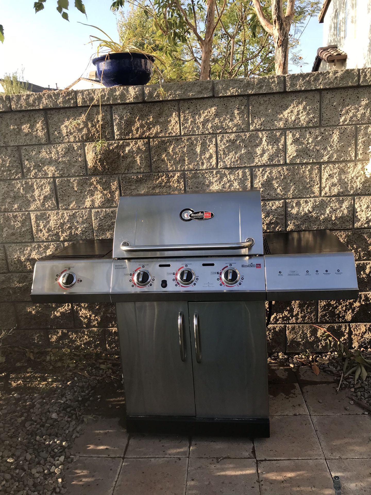 4 Burner ~ Char-Broil Propane Grill