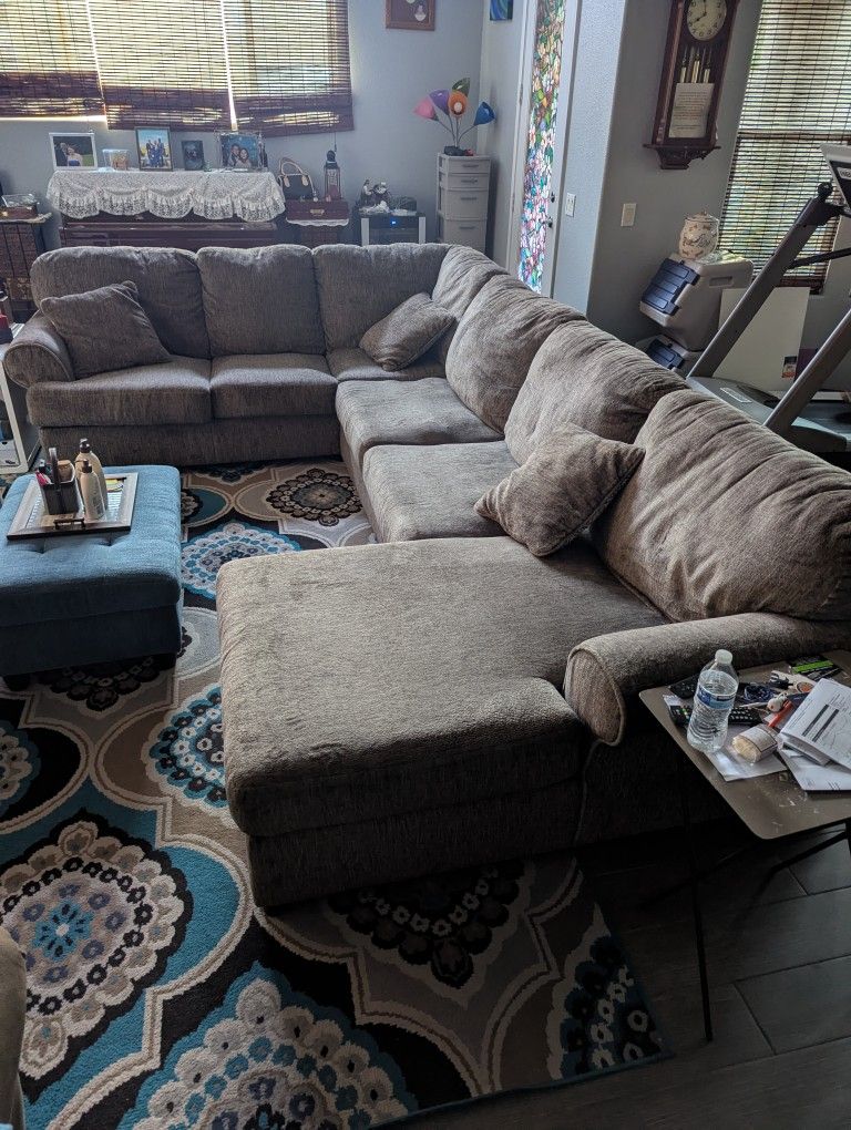 Good Condition Sectional Sofa