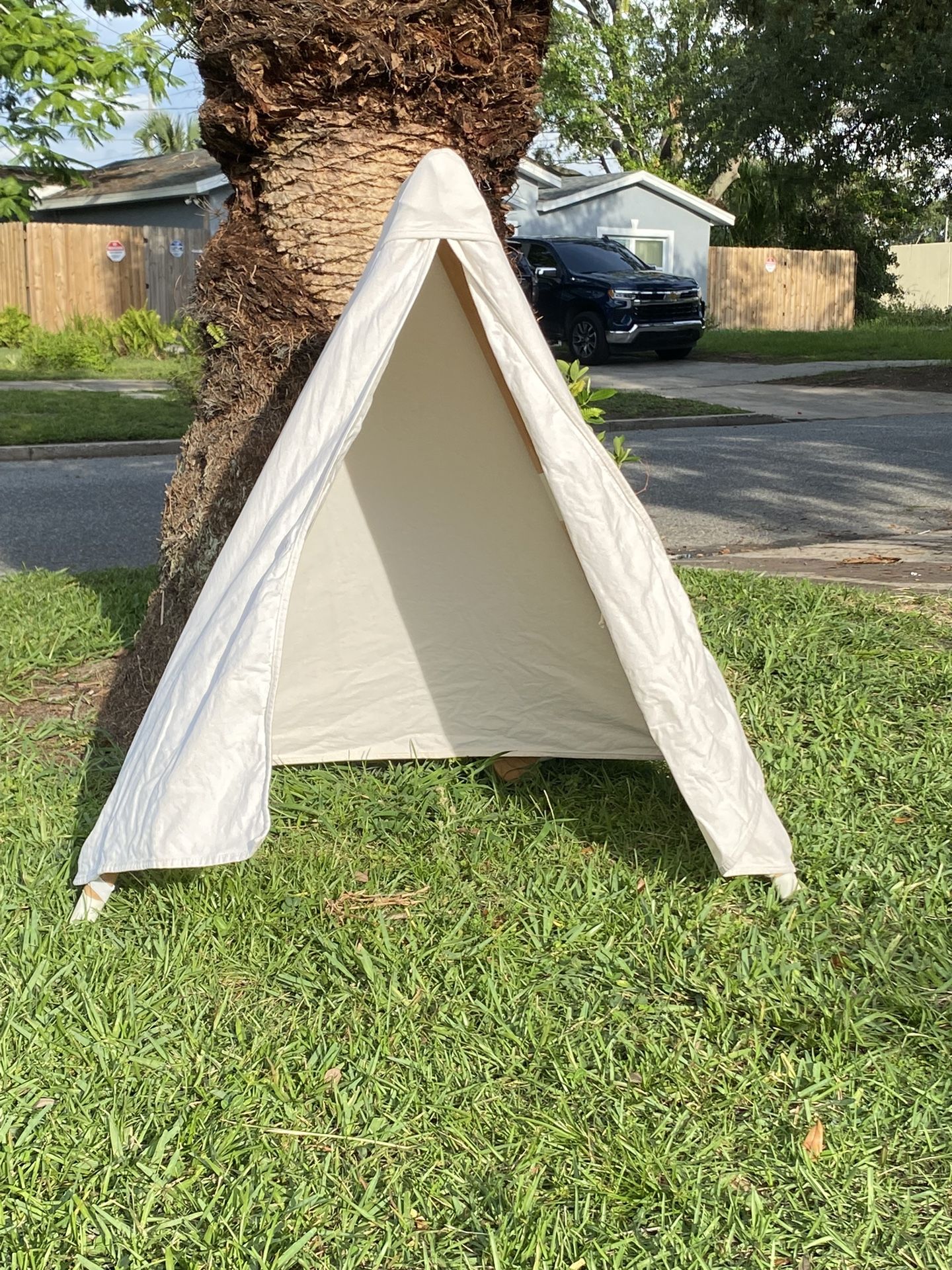 The LALO Play Tent