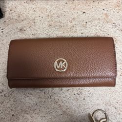 NWT Michael Kors Fulton Flap Continental Wallet