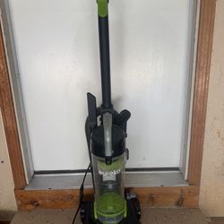 Eureka AirSpeed Upright Vacuum Cleaner - Works Great!
