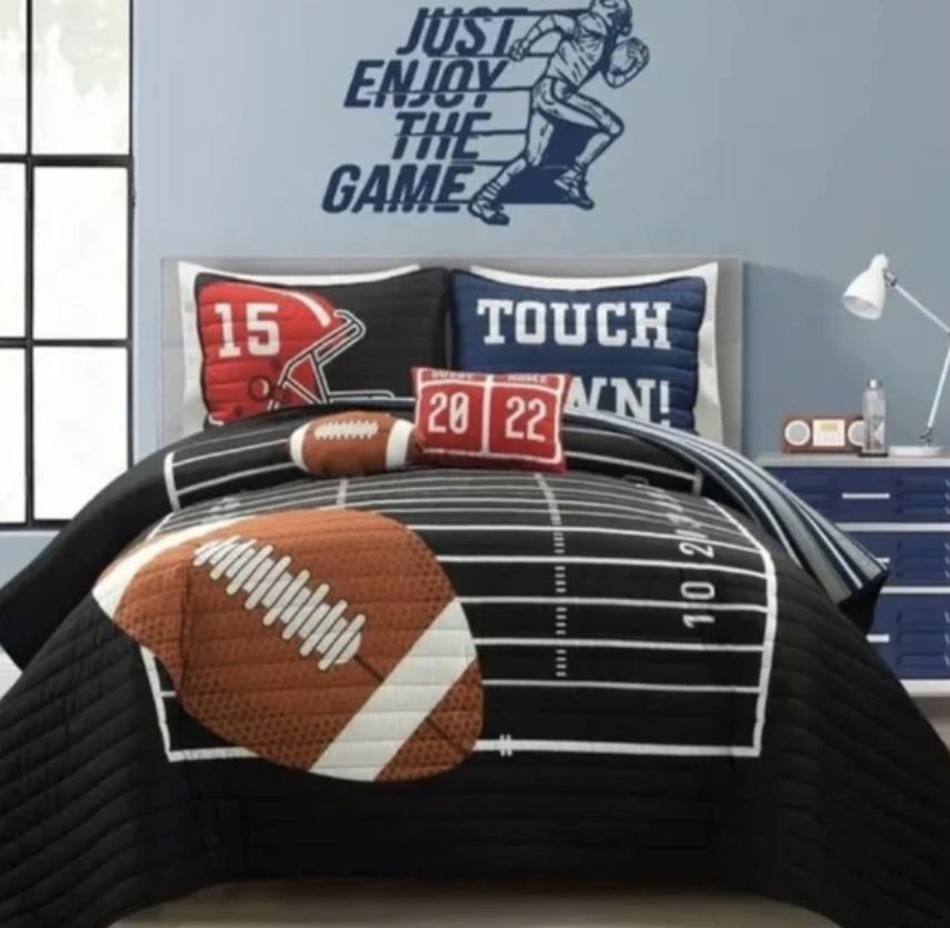 New 5 Piece Queen Bed Set