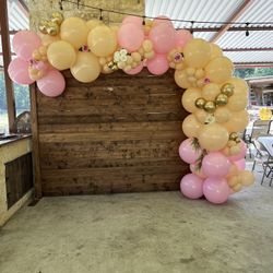 Wood Backdrop Balloons Garland 