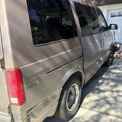 Chevy Astro van 2002 
