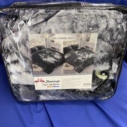 Reversible Wolf Blanket Queen