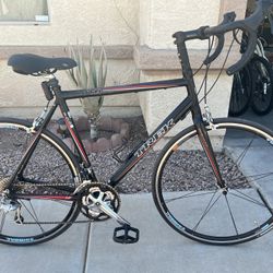 700x23c. TREK ROAD BIKE. 58CM. COME WITH UPGRADES & FRESH TUNE UP👌🏼