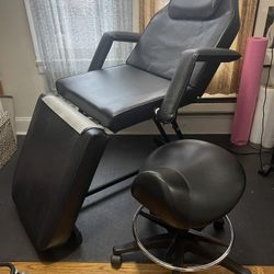 Spa Or Tattoo Chair with Saddle Stool